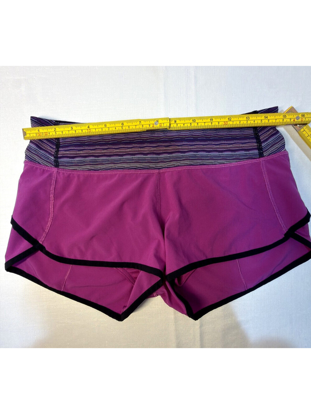 Lululemon Speed Short Ultra Violet Size 6 W7578S